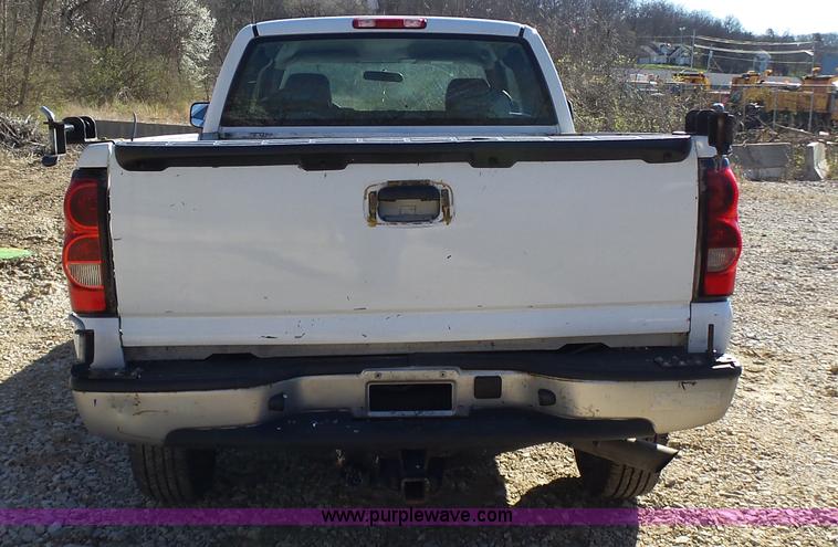 image for item K1316 2006 Chevrolet Silverado 2500HD pickup truck