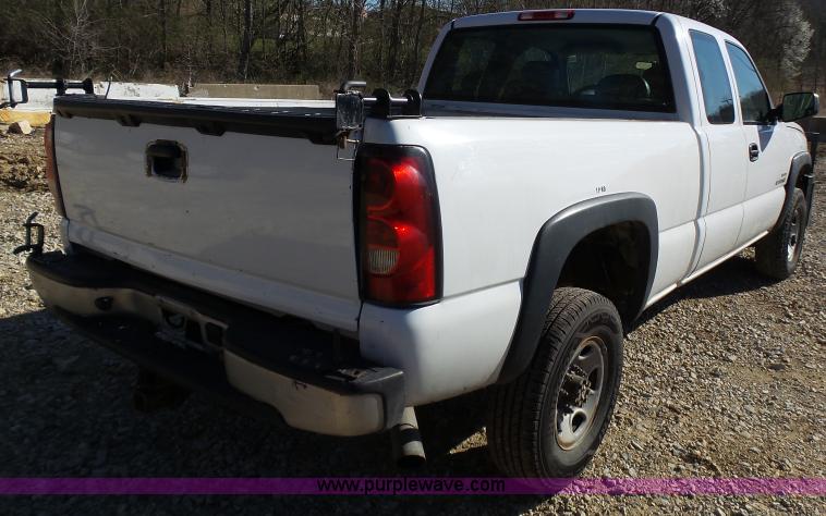 image for item K1316 2006 Chevrolet Silverado 2500HD pickup truck