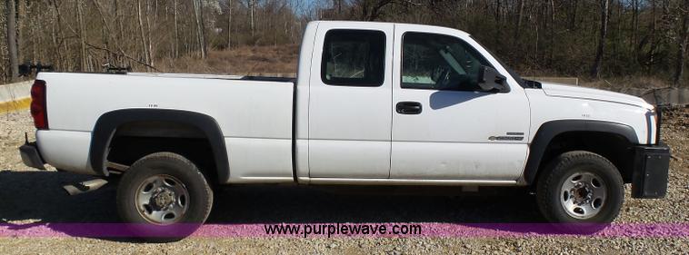 image for item K1316 2006 Chevrolet Silverado 2500HD pickup truck