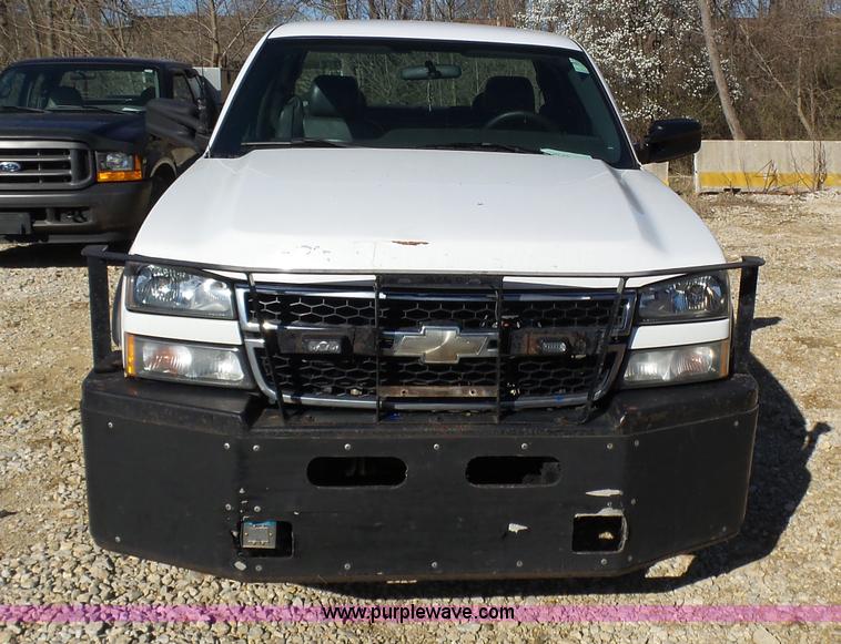 image for item K1316 2006 Chevrolet Silverado 2500HD pickup truck