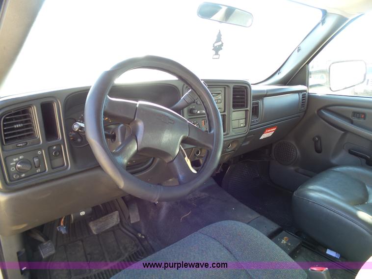 image for item K1316 2006 Chevrolet Silverado 2500HD pickup truck