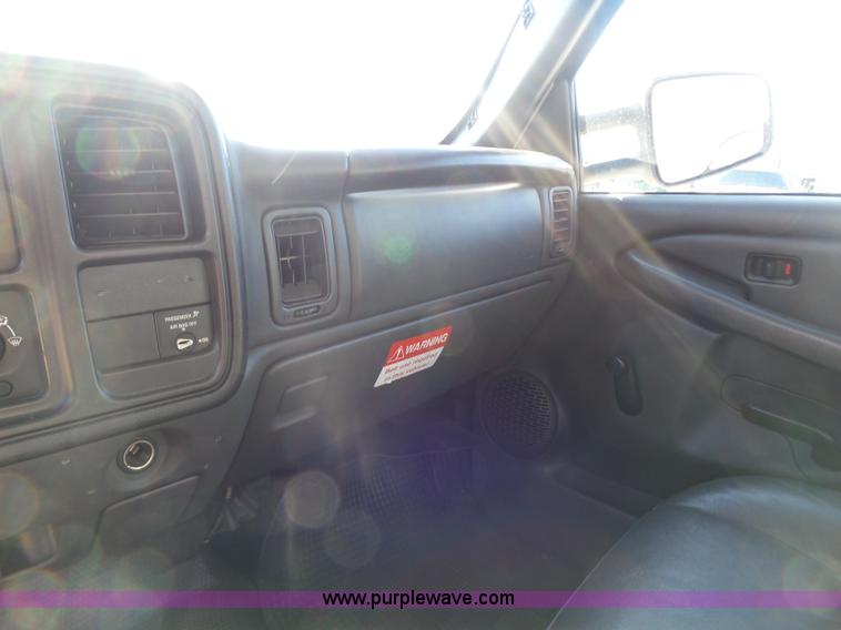 image for item K1316 2006 Chevrolet Silverado 2500HD pickup truck