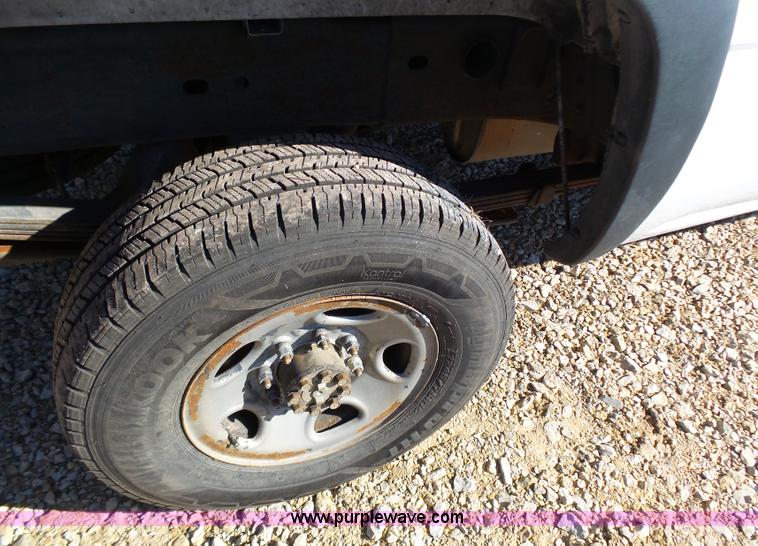 image for item K1316 2006 Chevrolet Silverado 2500HD pickup truck