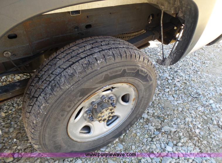 image for item K1316 2006 Chevrolet Silverado 2500HD pickup truck
