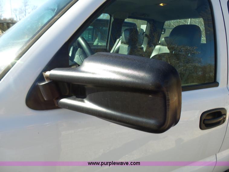 image for item K1316 2006 Chevrolet Silverado 2500HD pickup truck