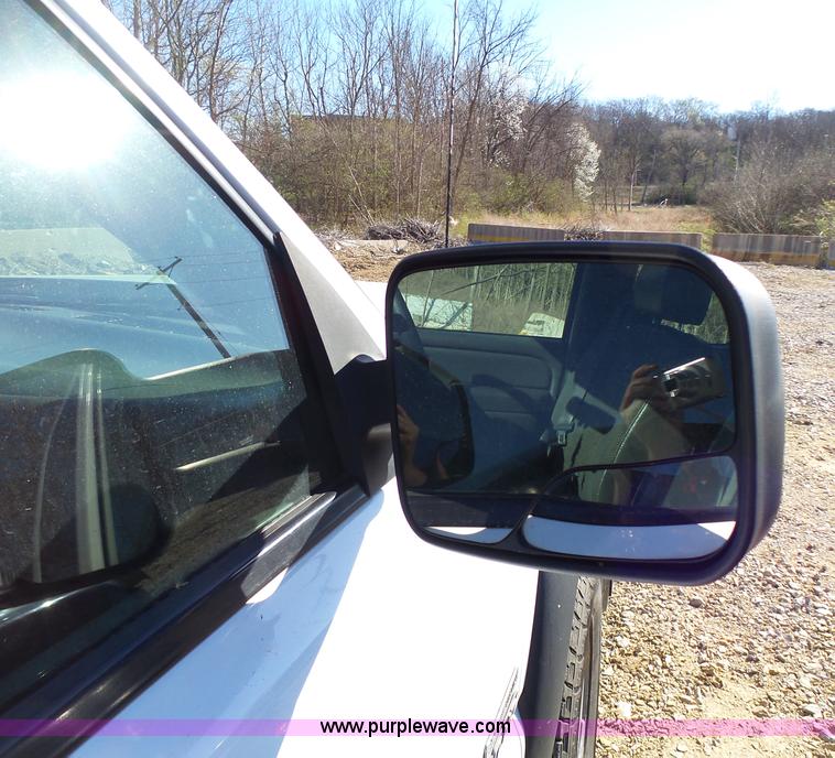 image for item K1316 2006 Chevrolet Silverado 2500HD pickup truck