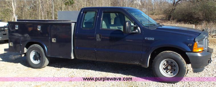 image for item K1317 2001 Ford F250 Super Duty SuperCab utility truck