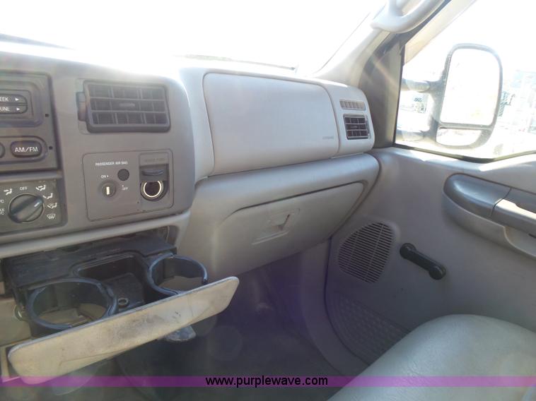 image for item K1317 2001 Ford F250 Super Duty SuperCab utility truck