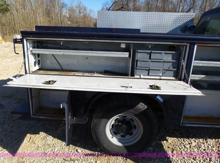 image for item K1317 2001 Ford F250 Super Duty SuperCab utility truck