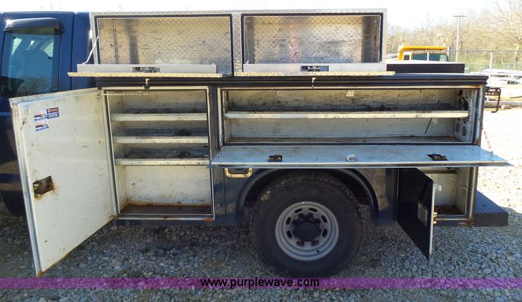 image for item K1317 2001 Ford F250 Super Duty SuperCab utility truck