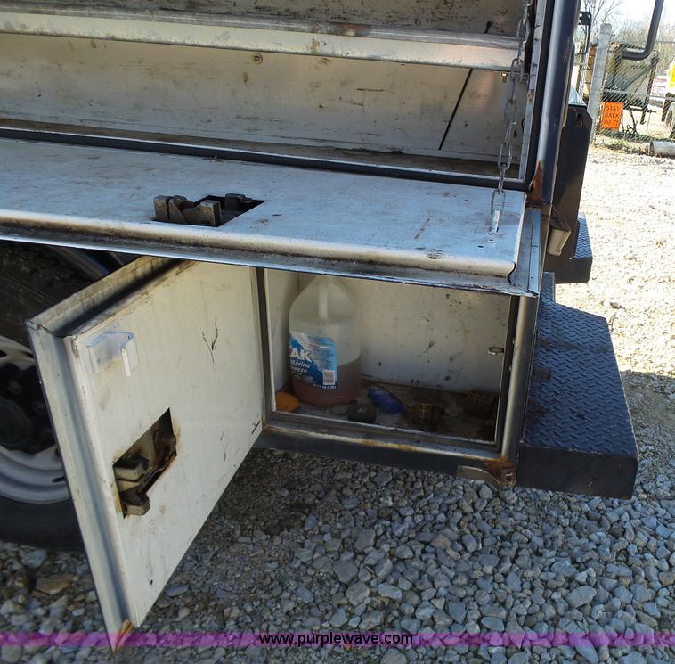 image for item K1317 2001 Ford F250 Super Duty SuperCab utility truck