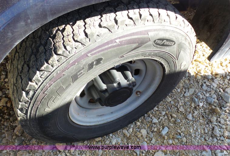 image for item K1317 2001 Ford F250 Super Duty SuperCab utility truck