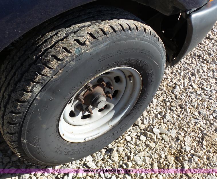 image for item K1317 2001 Ford F250 Super Duty SuperCab utility truck