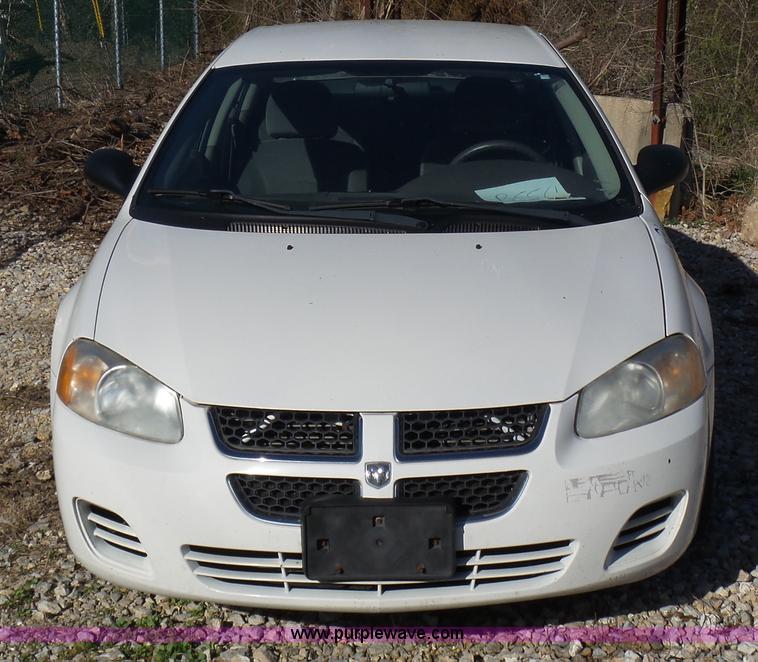 image for item K1319 2004 Dodge Stratus SE