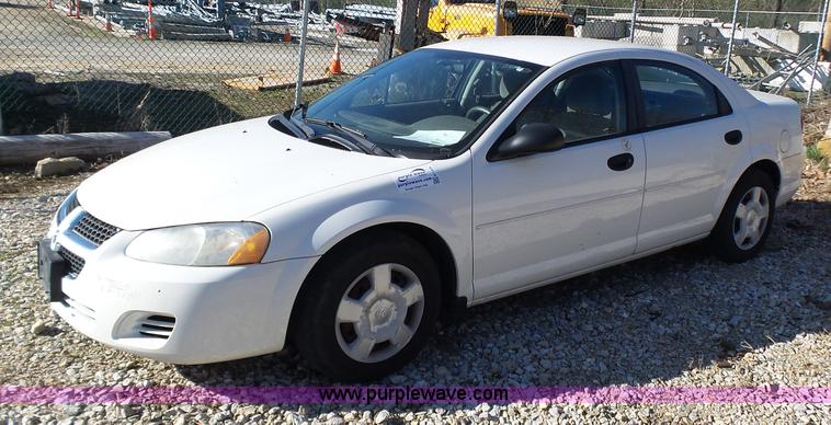 image for item K1319 2004 Dodge Stratus SE