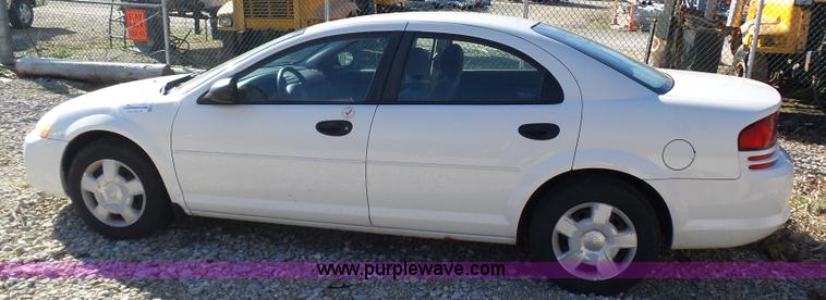 image for item K1319 2004 Dodge Stratus SE