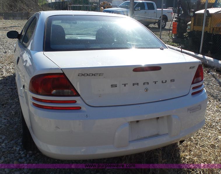 image for item K1319 2004 Dodge Stratus SE