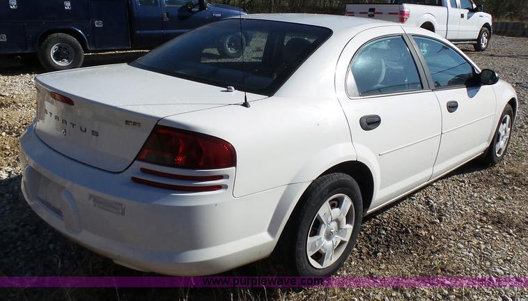 image for item K1319 2004 Dodge Stratus SE