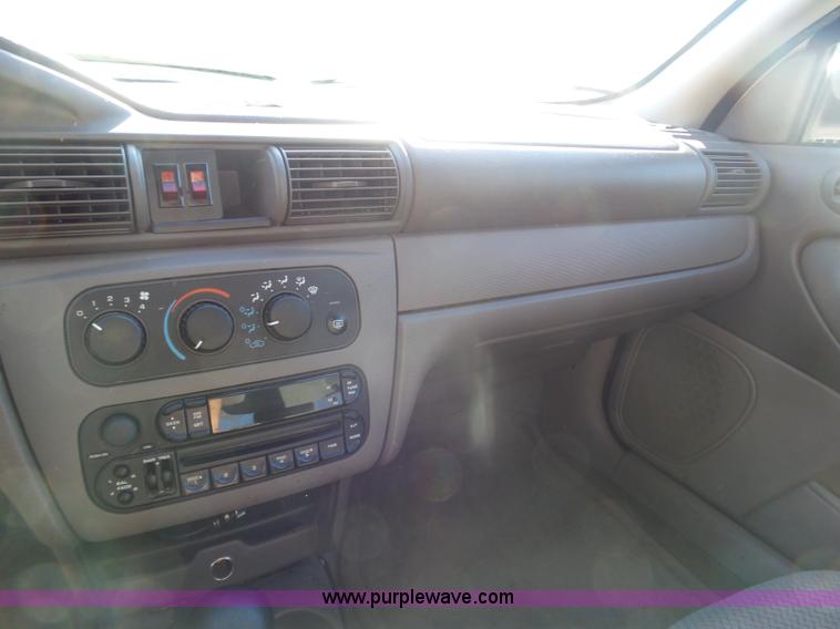 image for item K1319 2004 Dodge Stratus SE