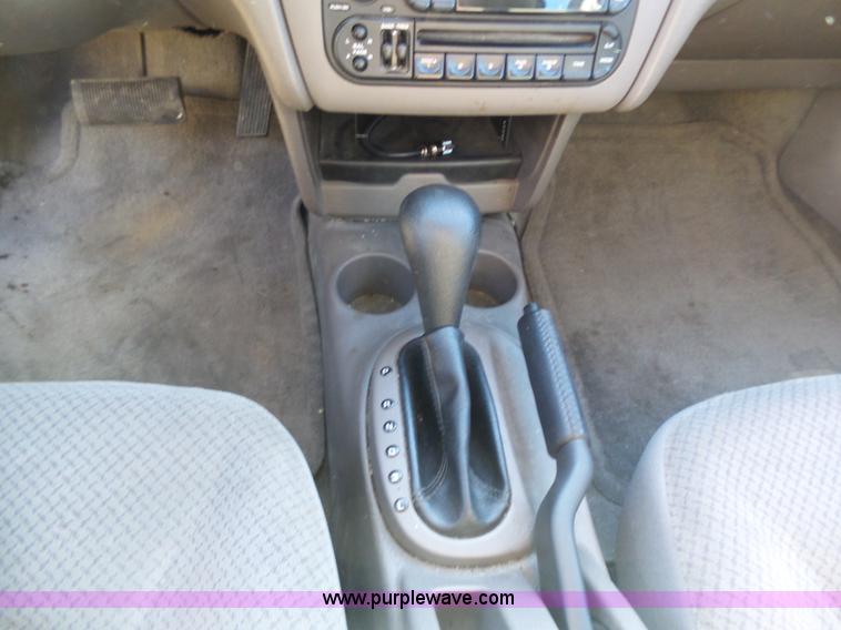image for item K1319 2004 Dodge Stratus SE