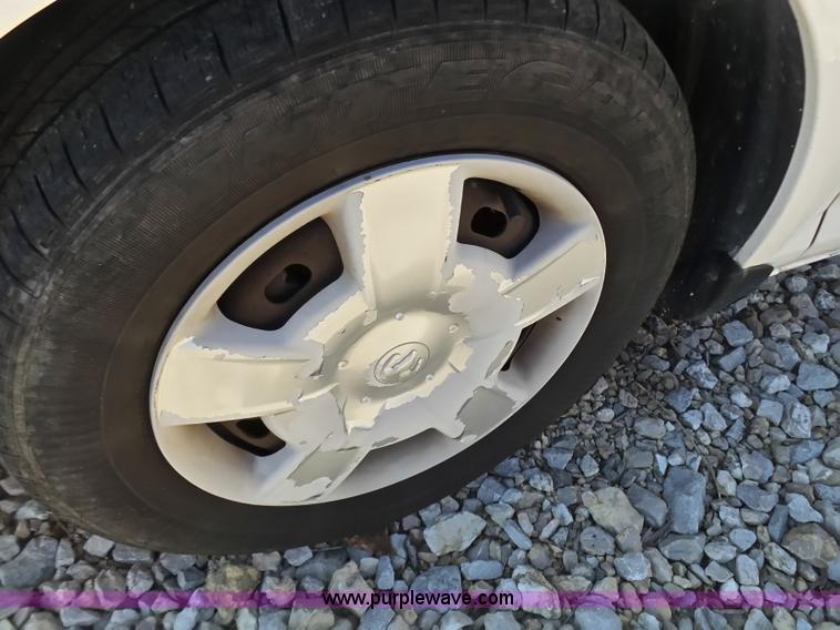 image for item K1319 2004 Dodge Stratus SE