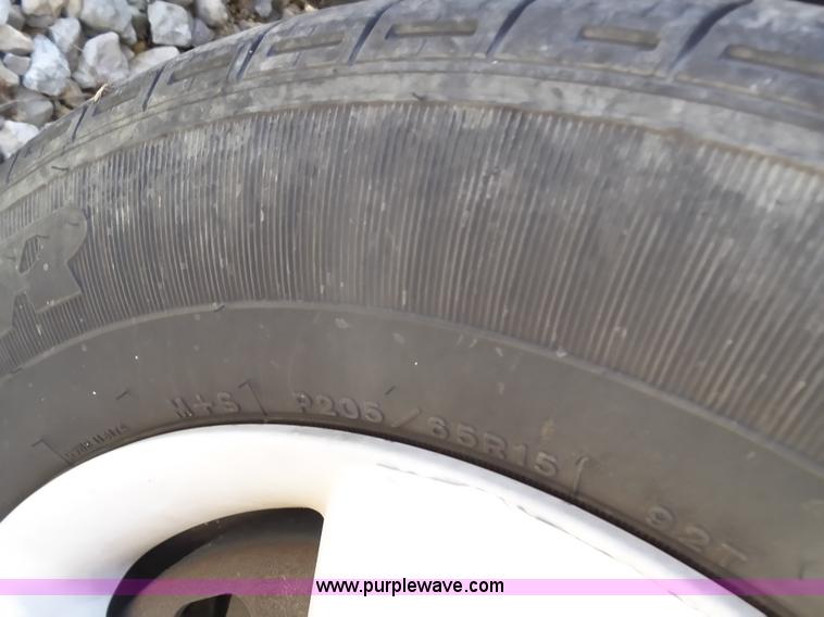 image for item K1319 2004 Dodge Stratus SE