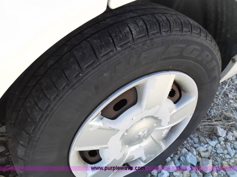 image for item K1319 2004 Dodge Stratus SE