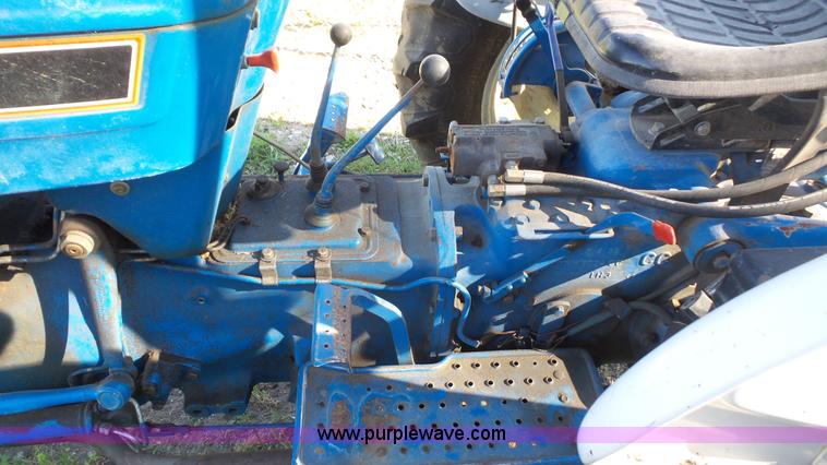 image for item K4613 1988 Ford 2910 tractor