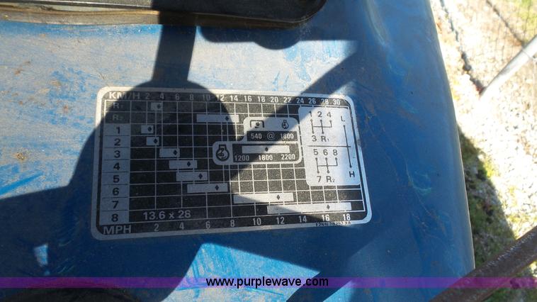 image for item K4613 1988 Ford 2910 tractor