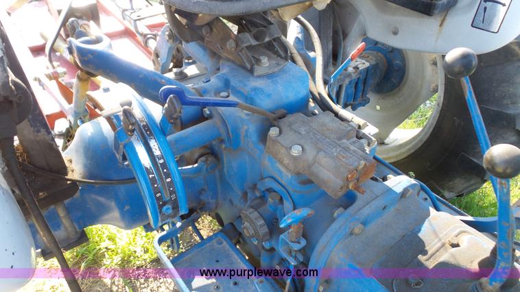 image for item K4613 1988 Ford 2910 tractor