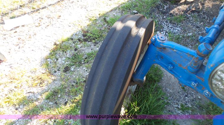 image for item K4613 1988 Ford 2910 tractor