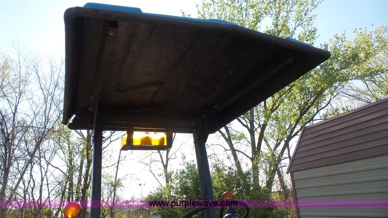 image for item K4613 1988 Ford 2910 tractor