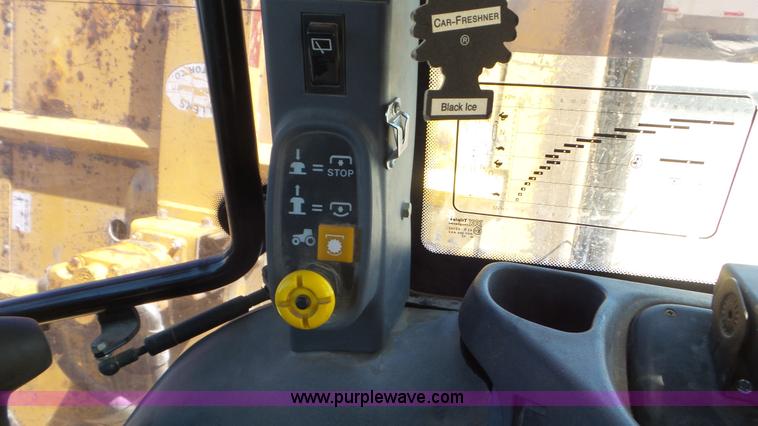 image for item K5203 2002 New Holland TS110 MFWD tractor