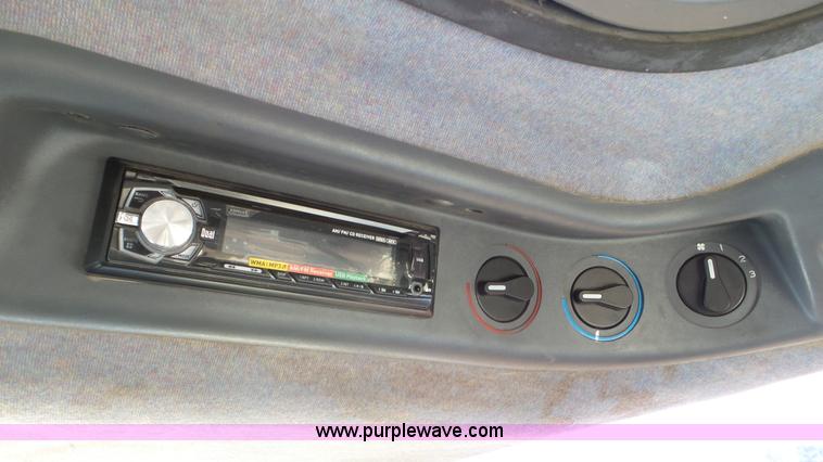 image for item K5203 2002 New Holland TS110 MFWD tractor