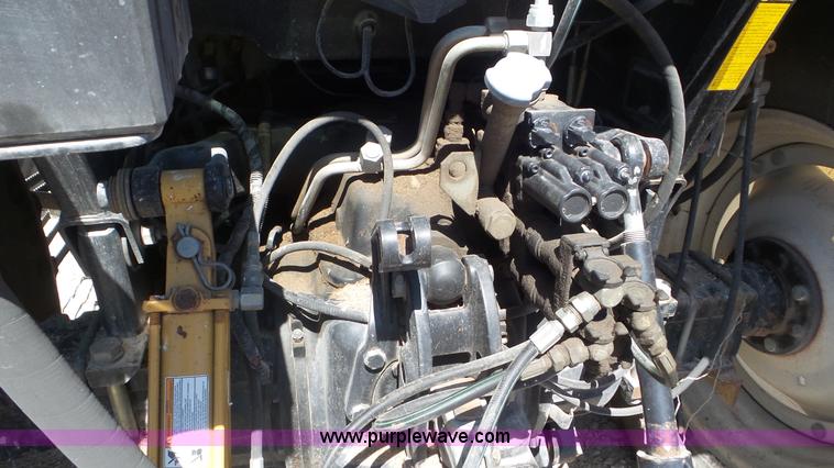 image for item K5203 2002 New Holland TS110 MFWD tractor