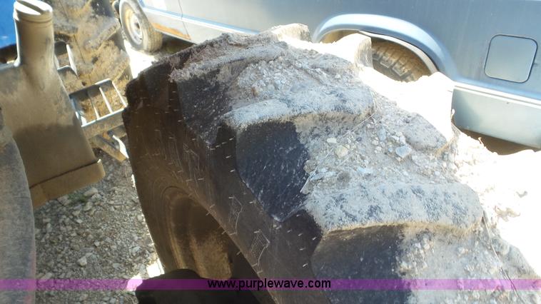 image for item K5203 2002 New Holland TS110 MFWD tractor