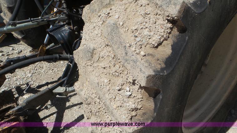 image for item K5203 2002 New Holland TS110 MFWD tractor