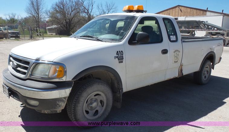 image for item K5204 2003 Ford F150 SuperCab pickup truck
