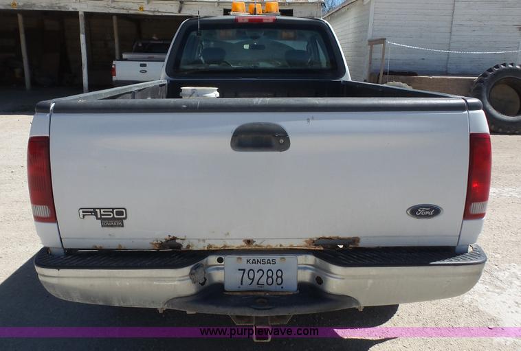 image for item K5204 2003 Ford F150 SuperCab pickup truck