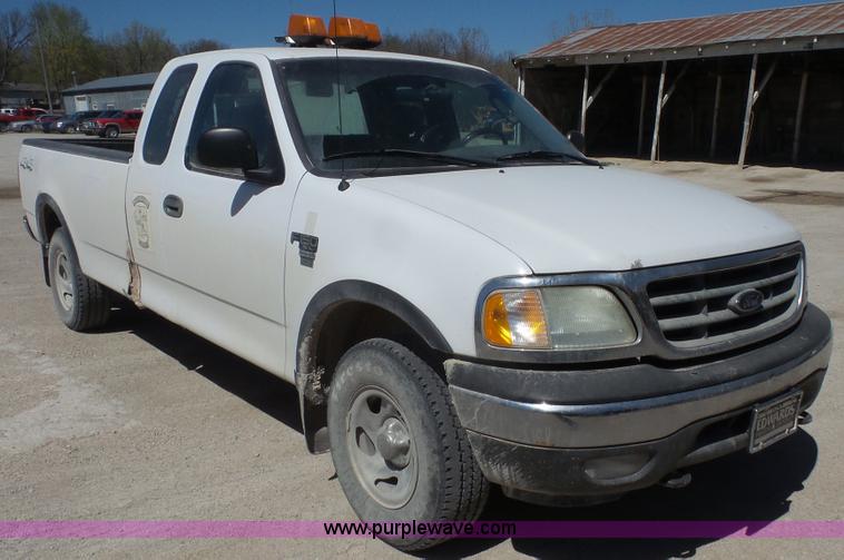 image for item K5204 2003 Ford F150 SuperCab pickup truck