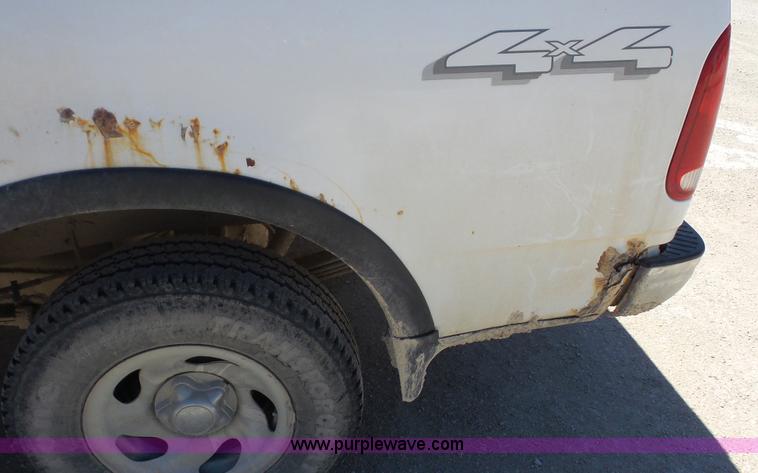 image for item K5204 2003 Ford F150 SuperCab pickup truck