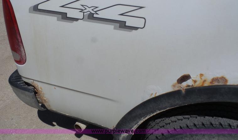 image for item K5204 2003 Ford F150 SuperCab pickup truck