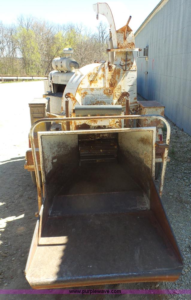 image for item K5205 Brush Bandit 200T chipper