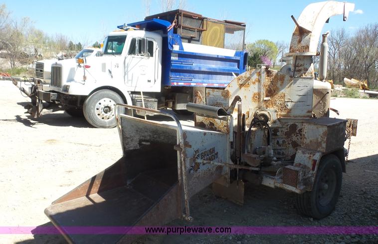 image for item K5205 Brush Bandit 200T chipper