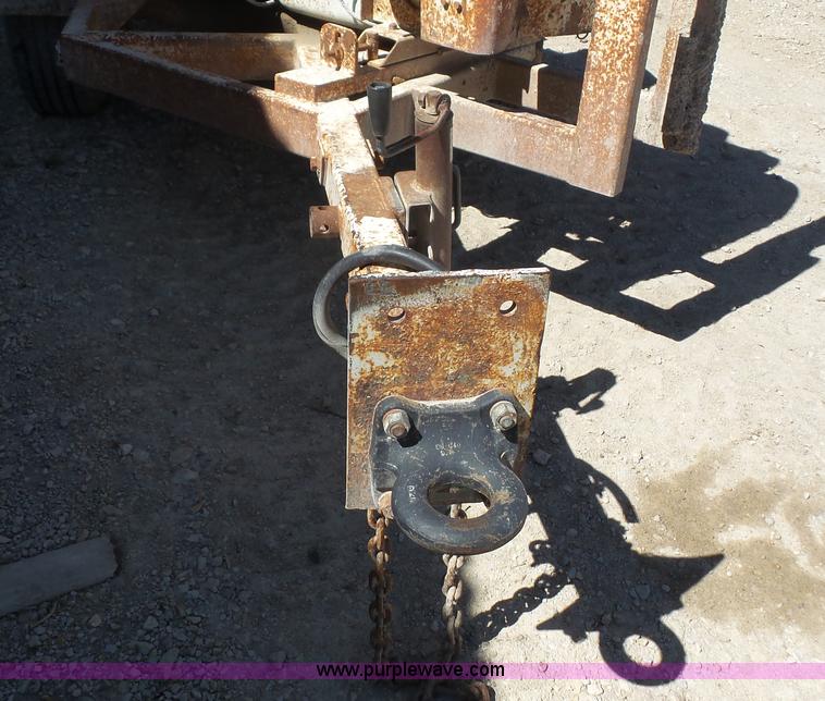 image for item K5205 Brush Bandit 200T chipper