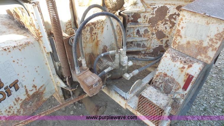 image for item K5205 Brush Bandit 200T chipper