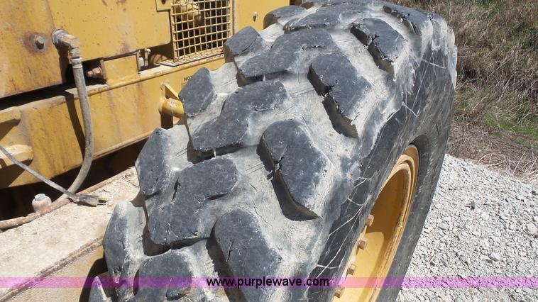 image for item K5206 1995 Caterpillar 120G motor grader