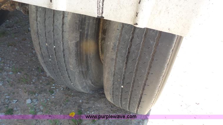 image for item K5233 1971 Trailmobile tank trailer