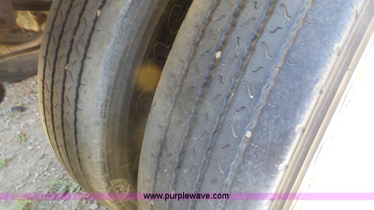 image for item K5233 1971 Trailmobile tank trailer