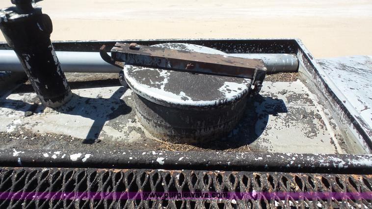 image for item K5233 1971 Trailmobile tank trailer